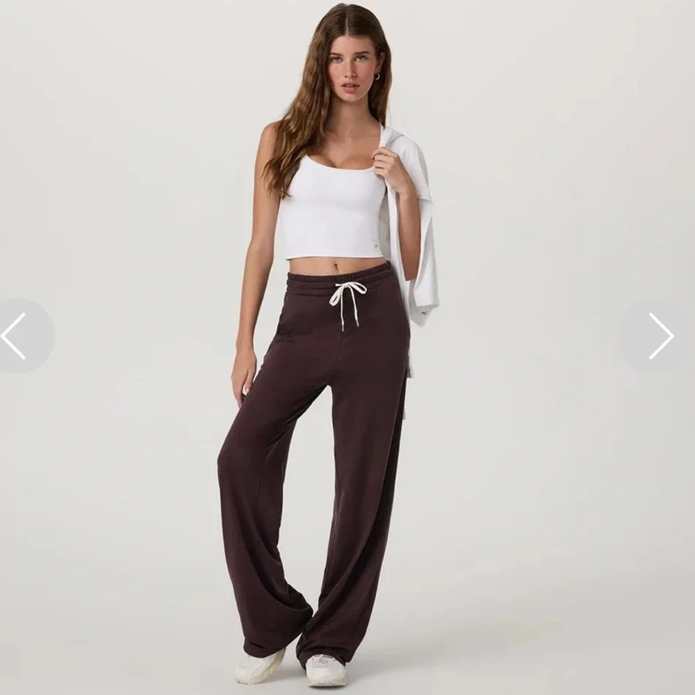 Vuori Halo Essential Wideleg Pant in Raisin Heather Brown Size Medium? - Picture 2 of 12